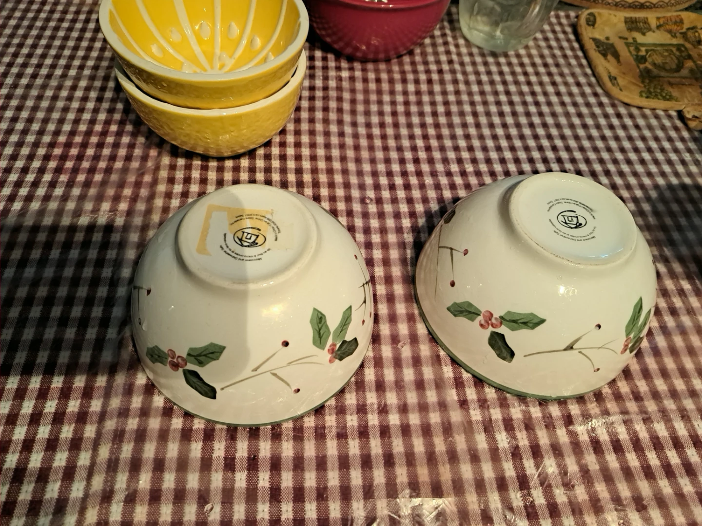Tag Holly Berry Bowls - Set of 2 - photo 2