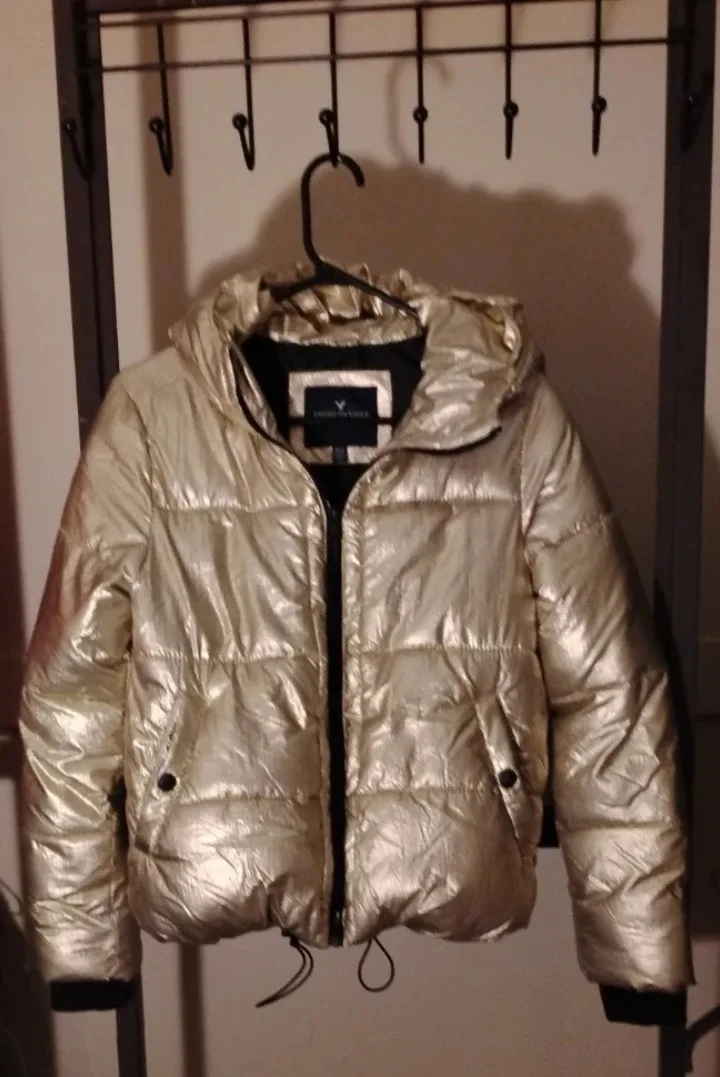 Women's  XS American Eagle Outfitters •  Gold Puffer Jacket