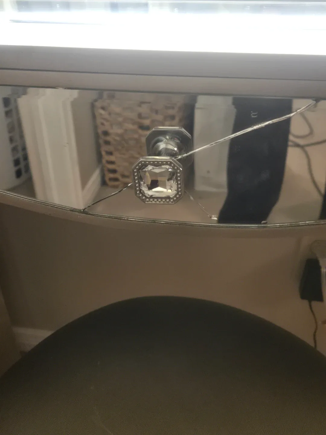 Mirrored Vanity Makeup Table image indicator(2)