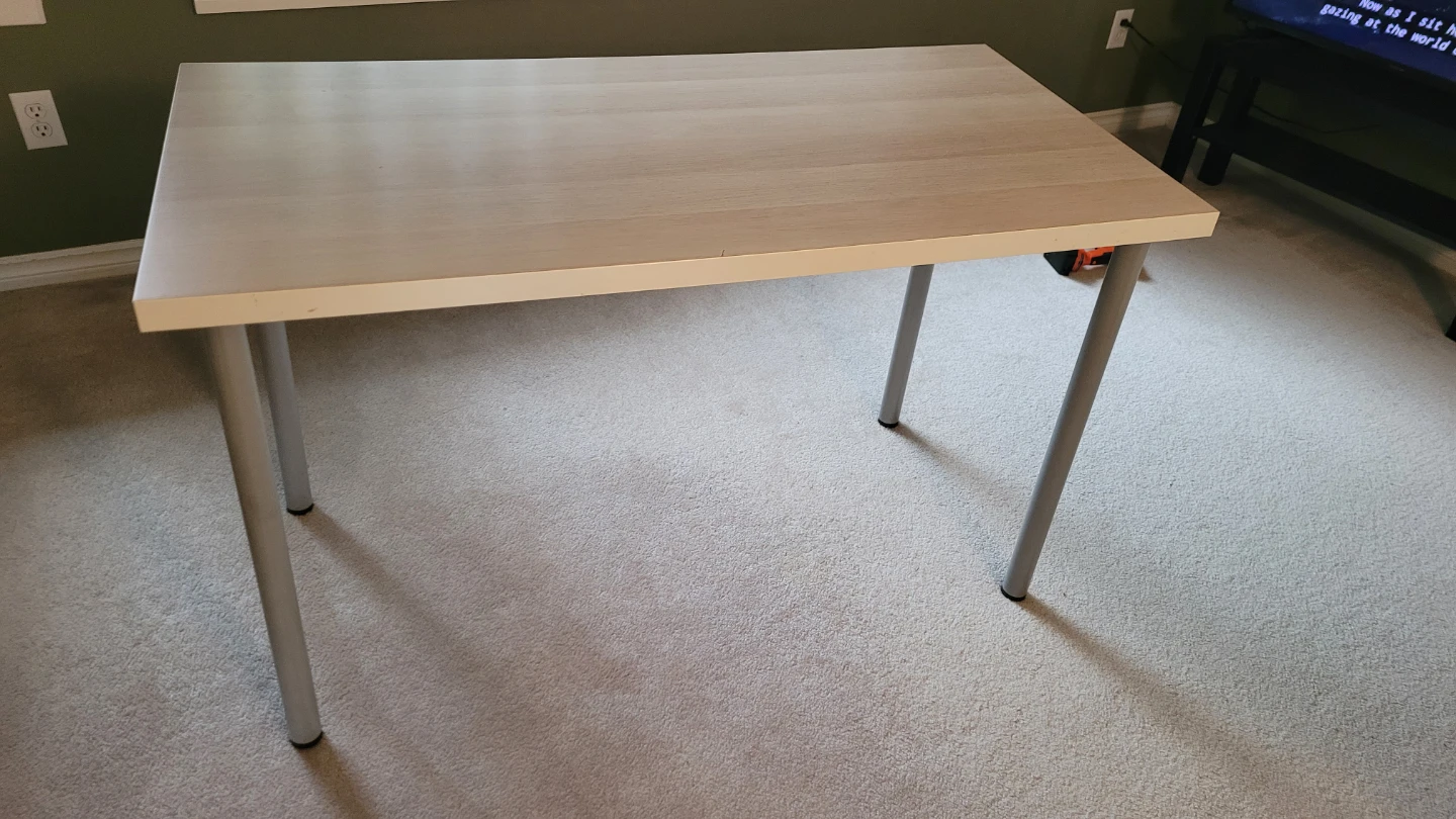 Simple Desk with Silver Legs - photo 4
