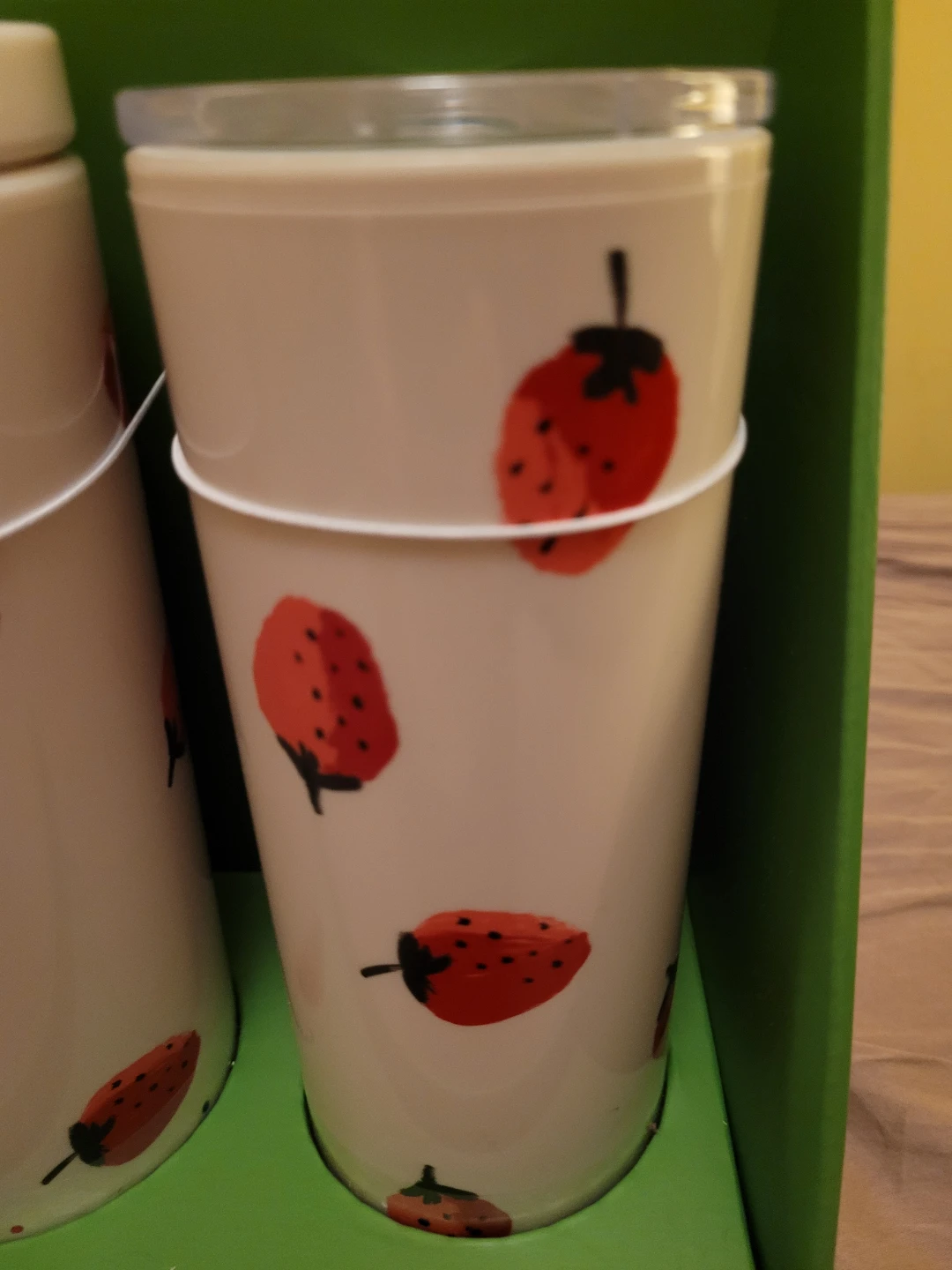**Brand New** Kate Spade Strawberry Tumblers - photo 2