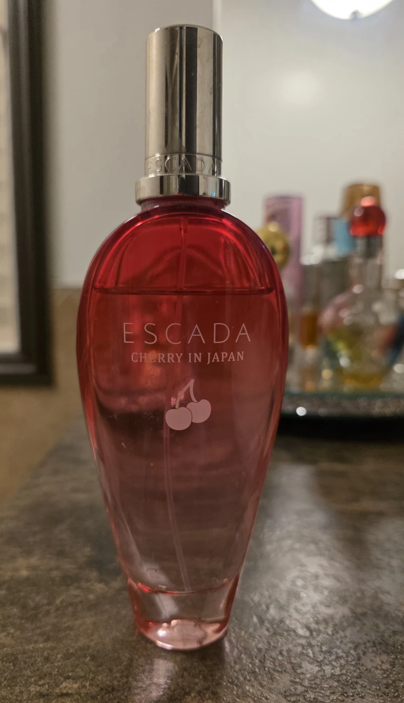 Escada Cherry in Japan Perfume