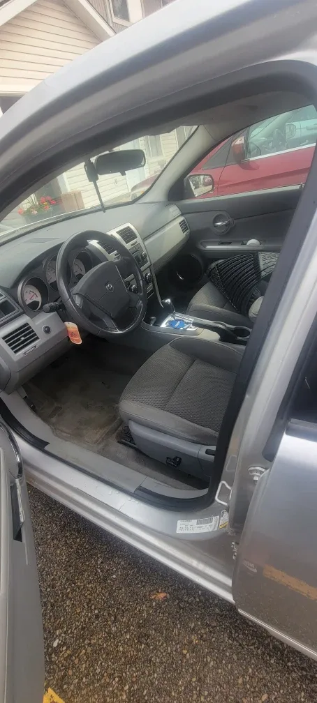 Dodge Avenger Sedan - Silver image indicator(3)