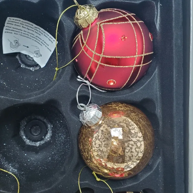 Red & Gold Christmas Ornaments #cleanout image indicator(6)