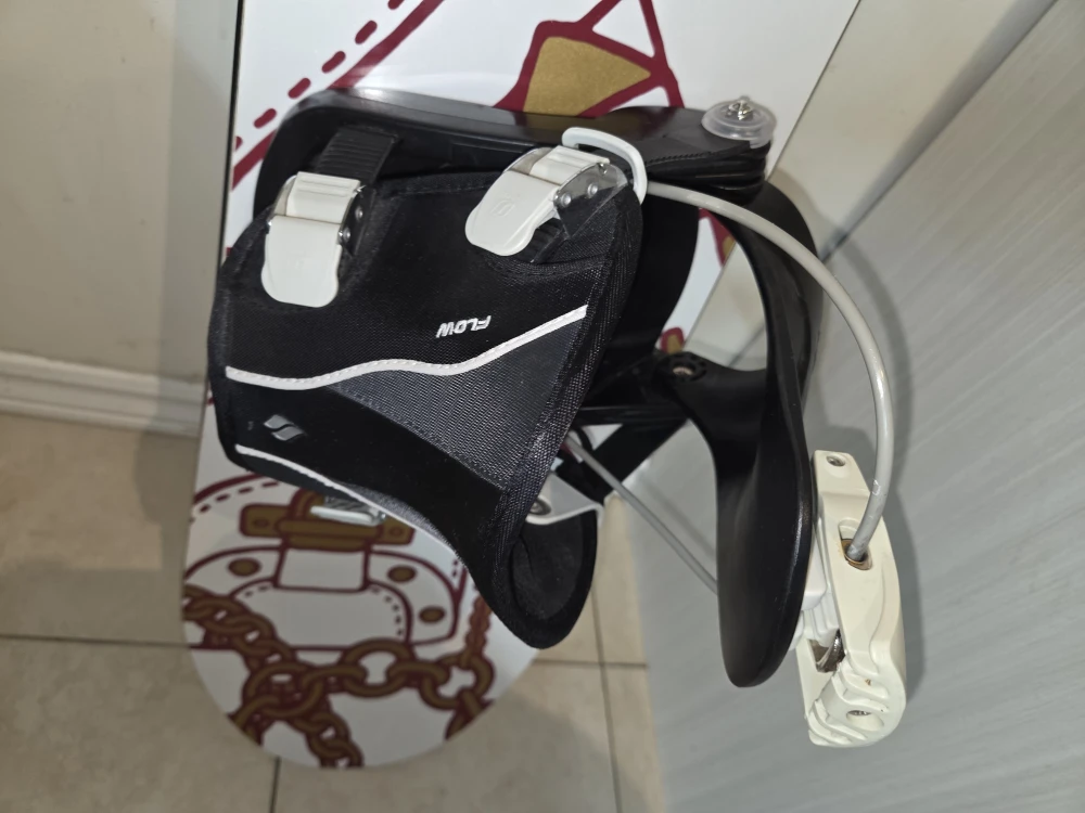 Burton 145 Snowboard with Flow Bindings - photo 4
