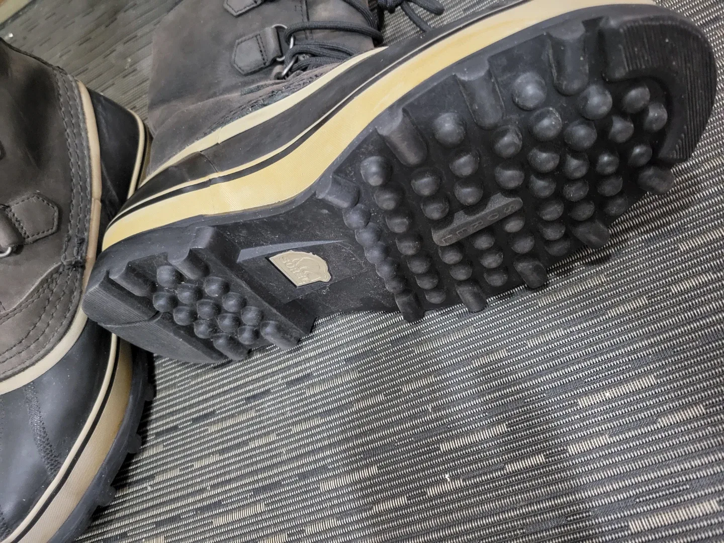 Sorel Caribou winter snow boots - Men size 9 (may fit like 9.5) image indicator(4)