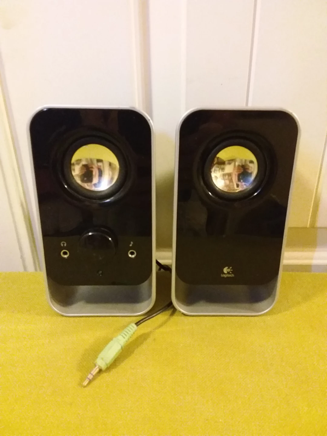 🔊 ➡️ Logitech Speakers 🔊