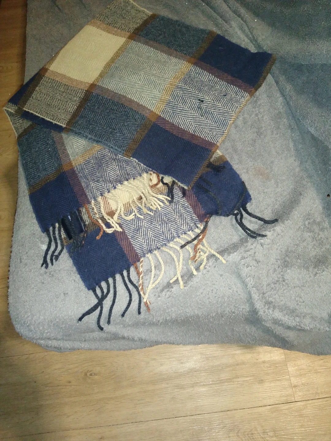 Tommy Hilfiger cashmere scarf - photo 4