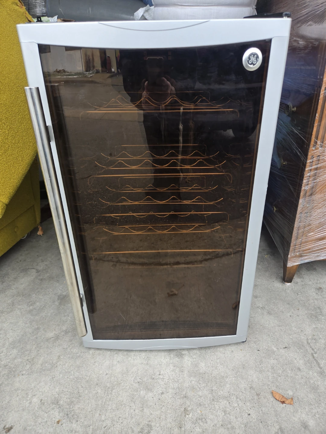 *BARELY USED* - GE Wine Cooler