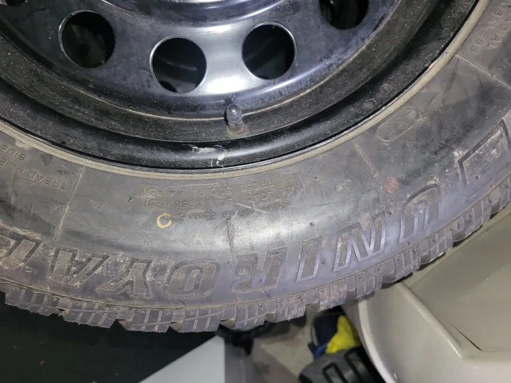 Uniroyal Tire 215/65R16