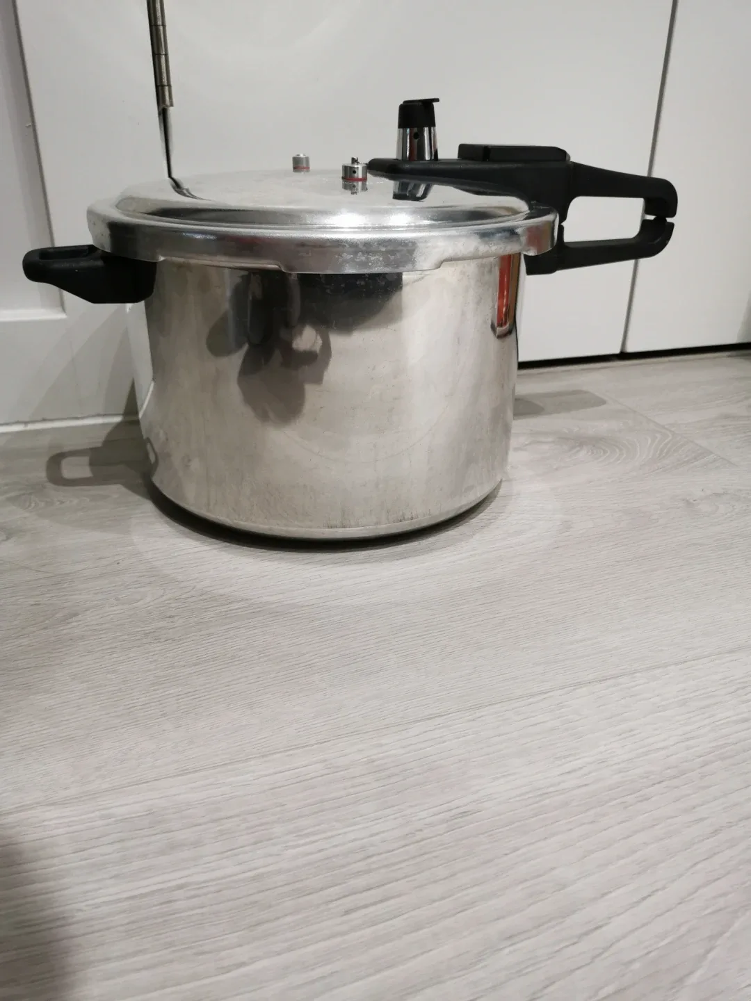 JAST Pressure Cooker