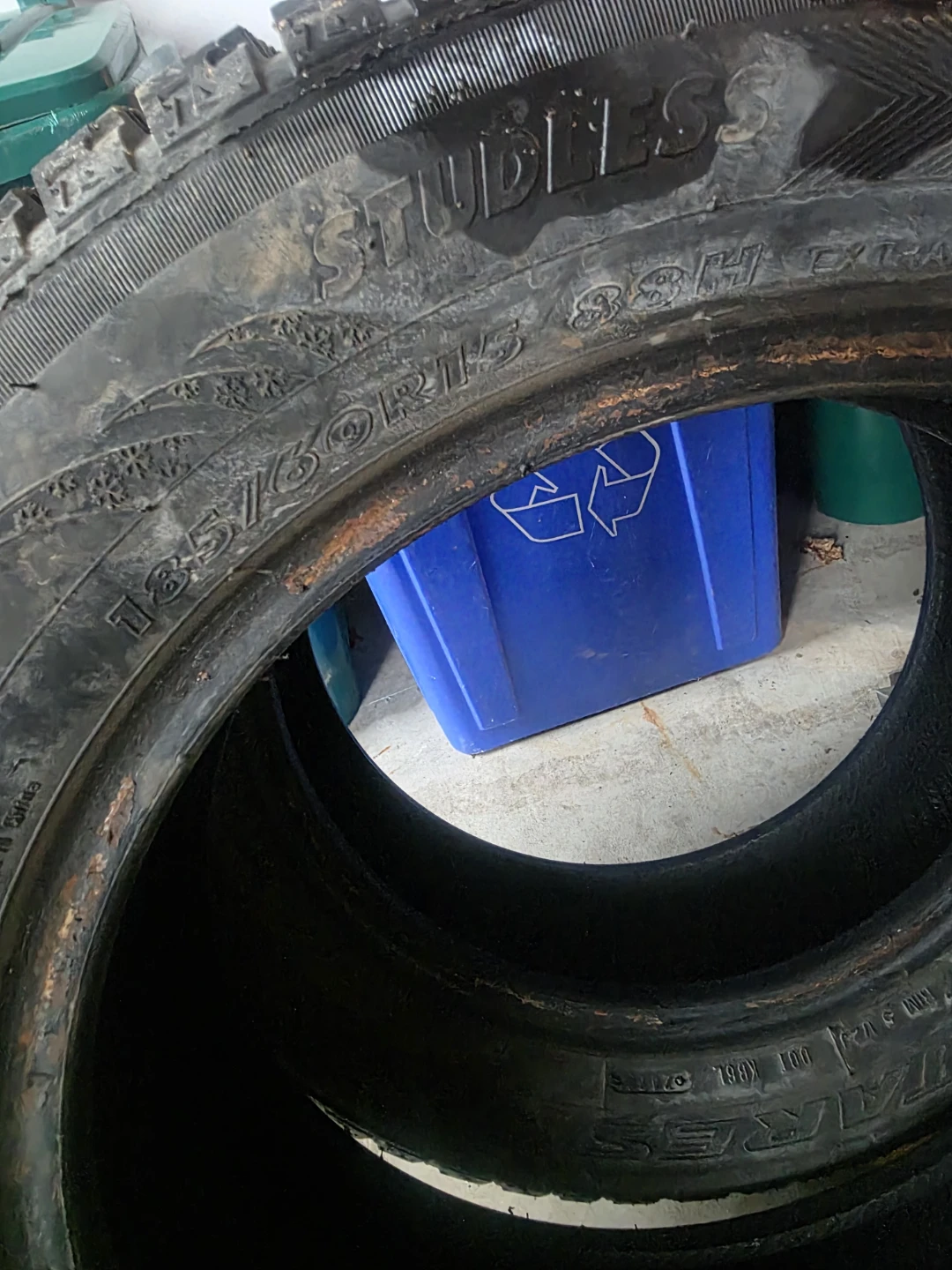2X185/60/R15 Antares grip winter tires nearly new 2 only