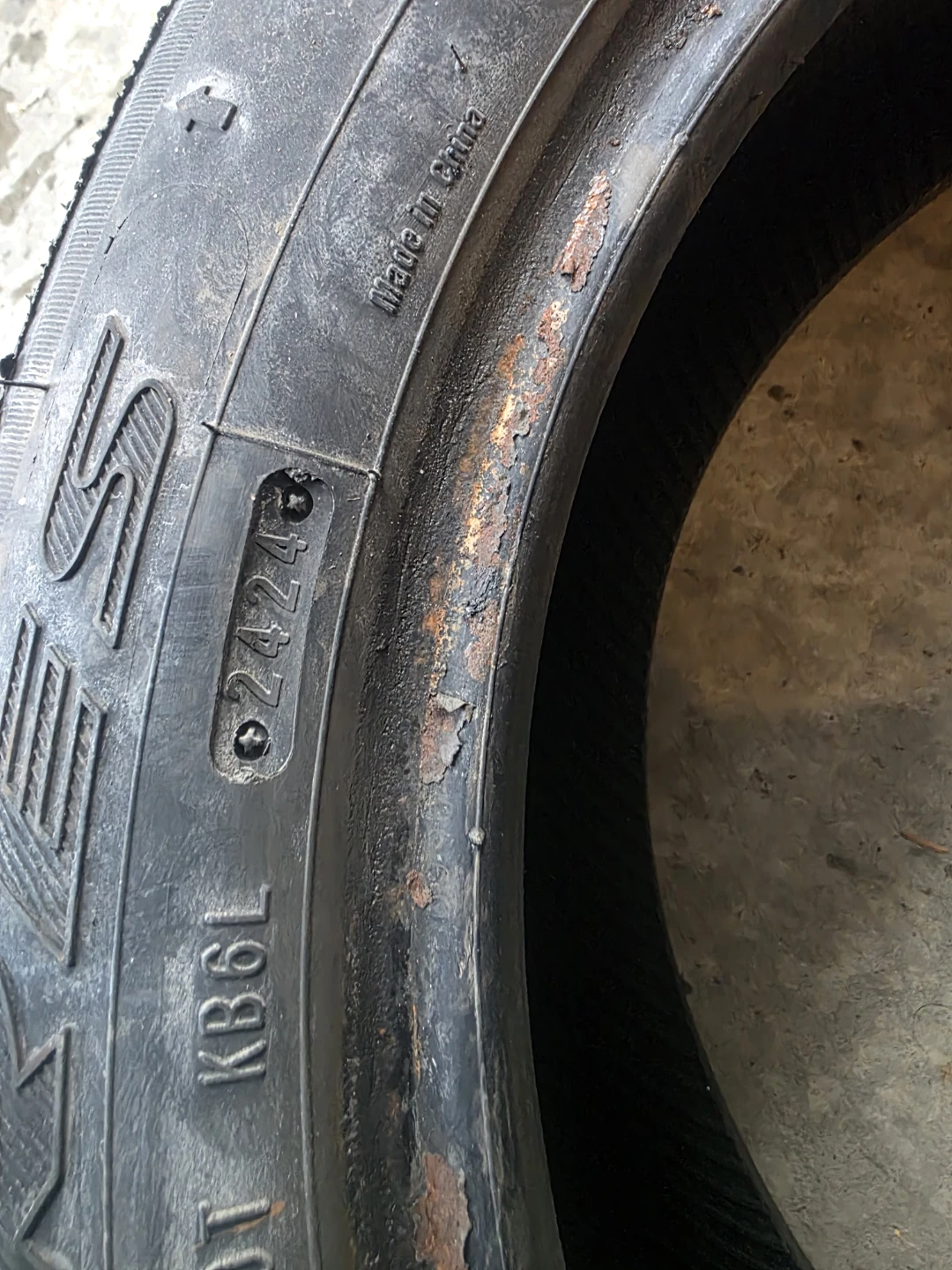 2X185/60/R15 Antares grip winter tires nearly new 2 only - photo 2