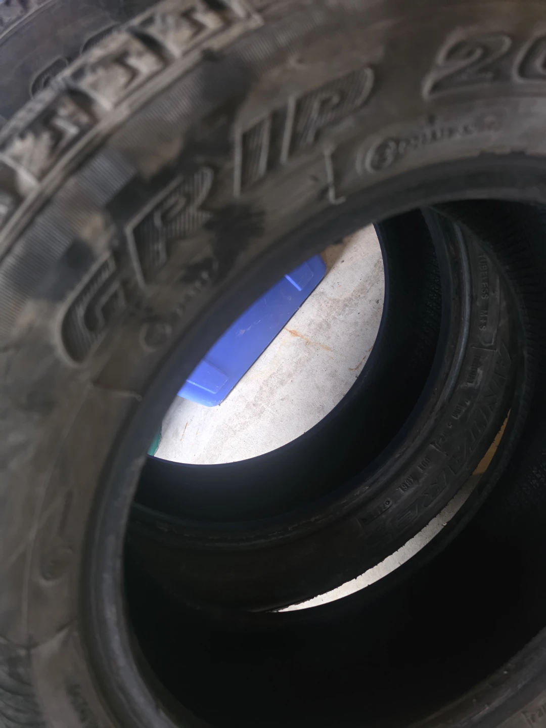 2X185/60/R15 Antares grip winter tires nearly new 2 only - photo 4