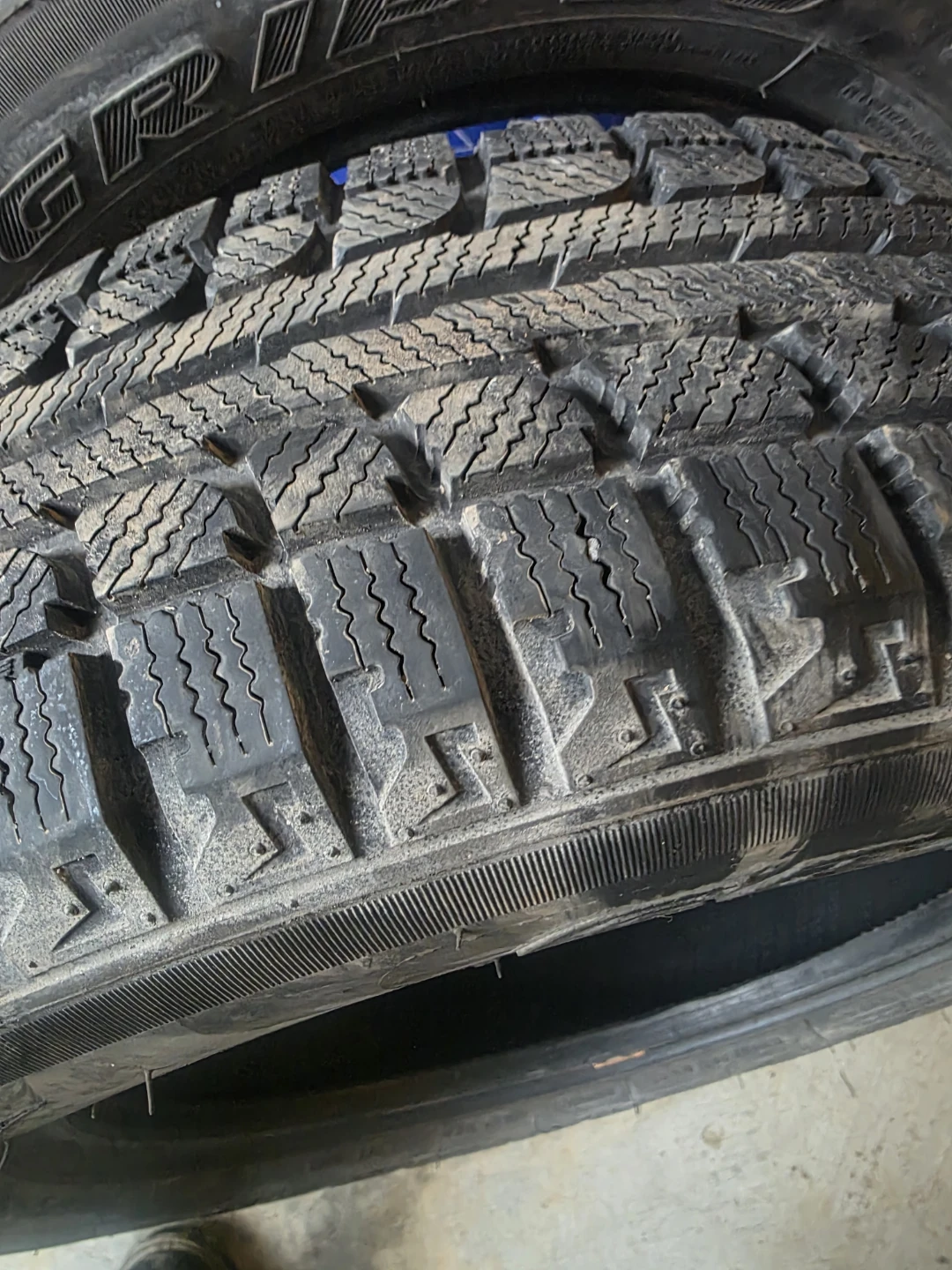 2X185/60/R15 Antares grip winter tires nearly new 2 only - photo 5