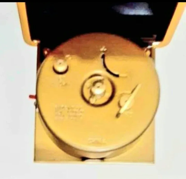Vtg.Dynasty Mechanical  Travel Alarm Clock image indicator(5)