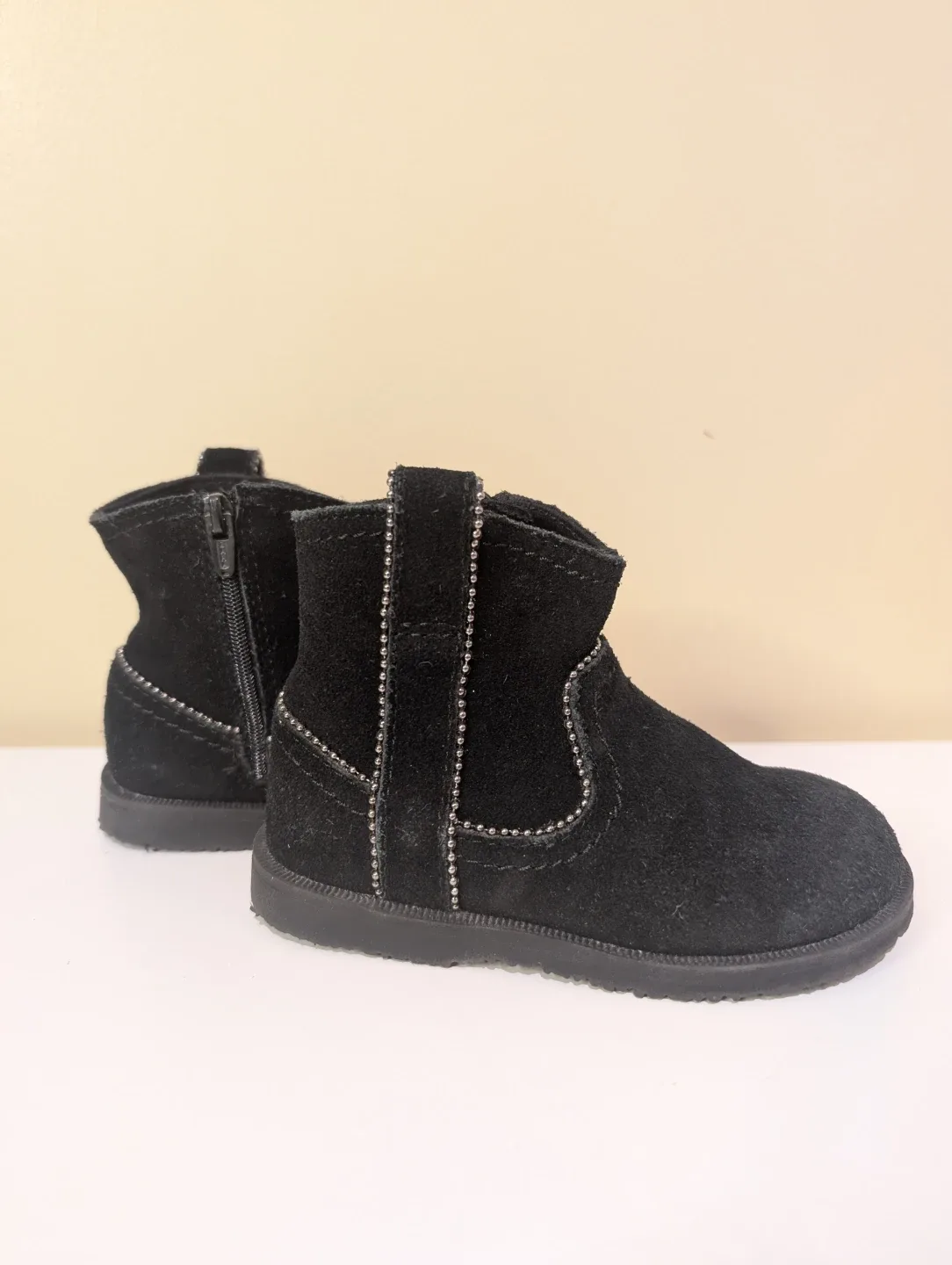 #Cleanout Zara Kids Black Suede Ankle Boots - Size 22 (US 6) image indicator(3)