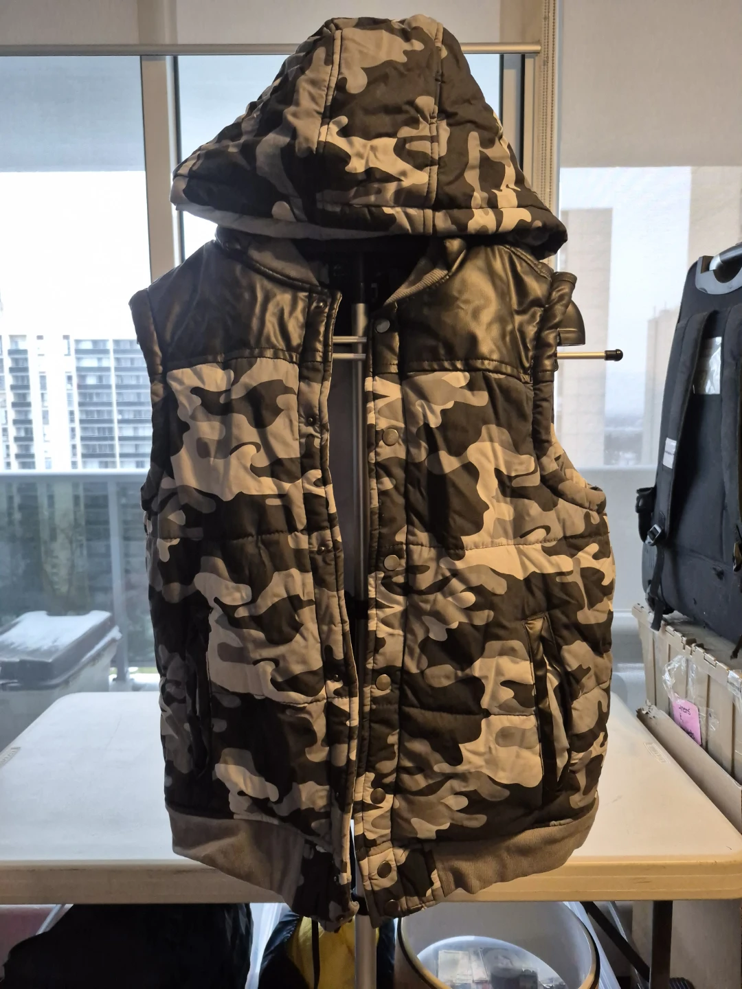University Jeans Camo Hooded Vest - L/G