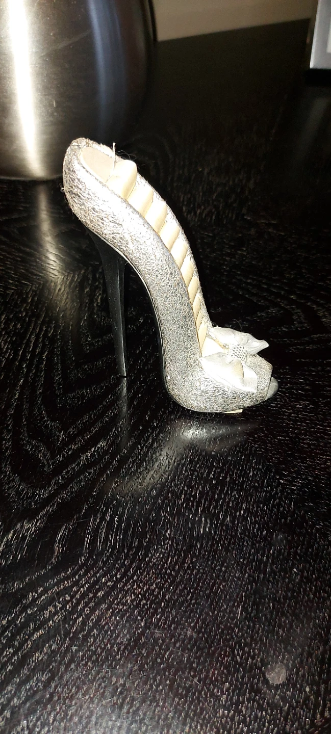 Silver High Heel Shoe ring holder - photo 2