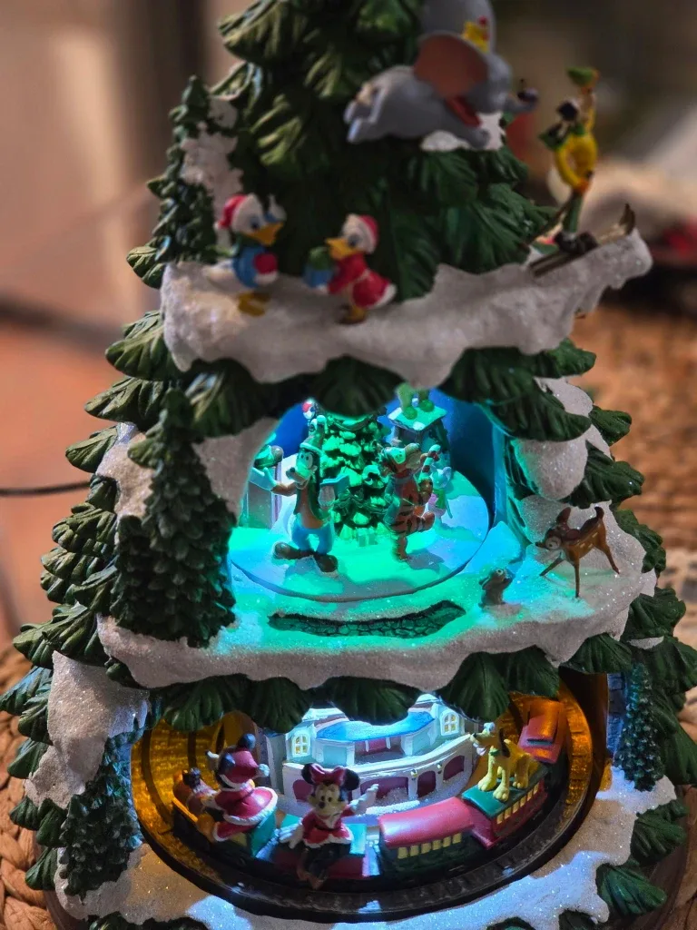 Disney Christmas Tree Musical Figurine image indicator(2)