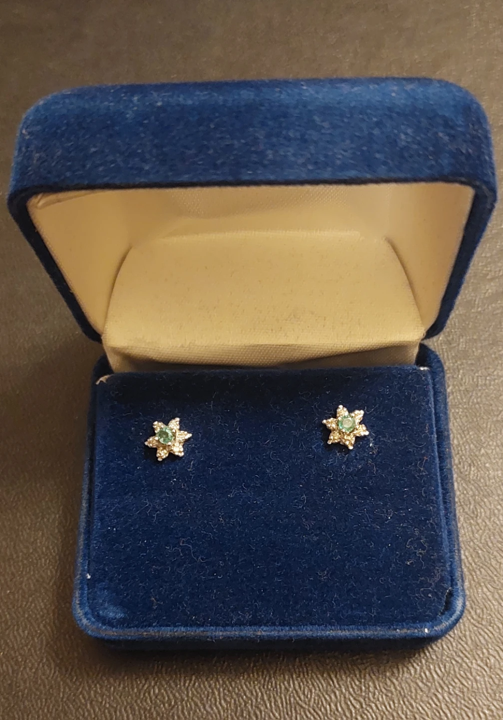 Final reduction! 14K Gold Emerald Earrings with diamonds