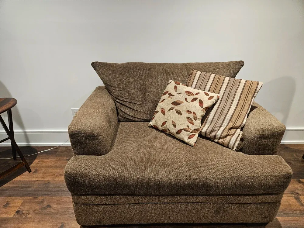 Brown Loveseat and Chair Set image indicator(3)