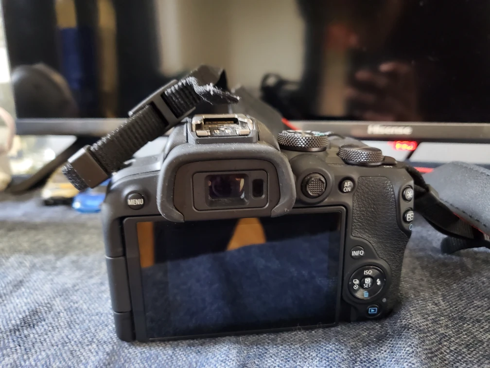 Canon EOS R10 Camera with 24-105mm Lens - photo 5