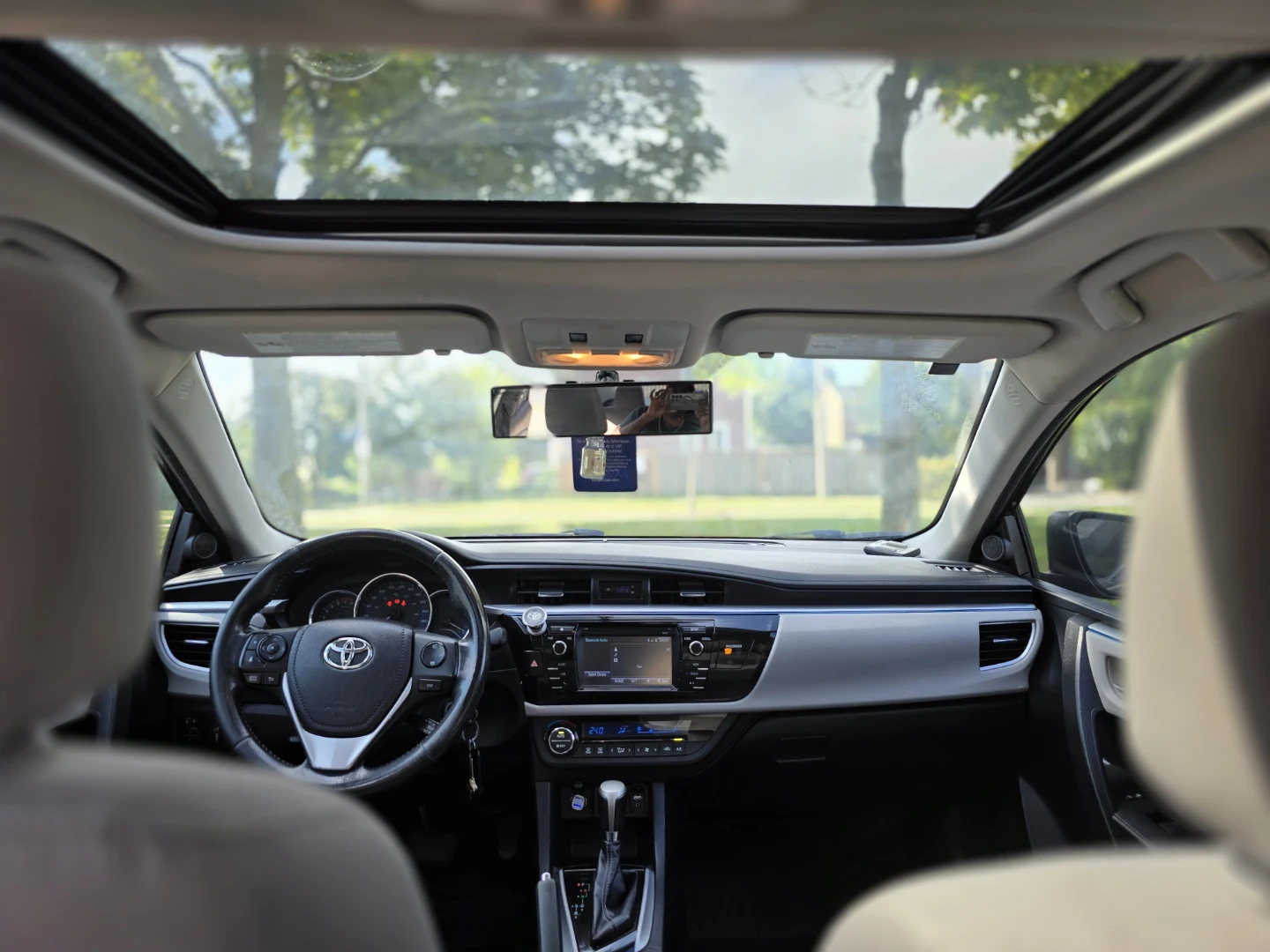 2016 Toyota Corolla - Black Sedan LE - photo 5