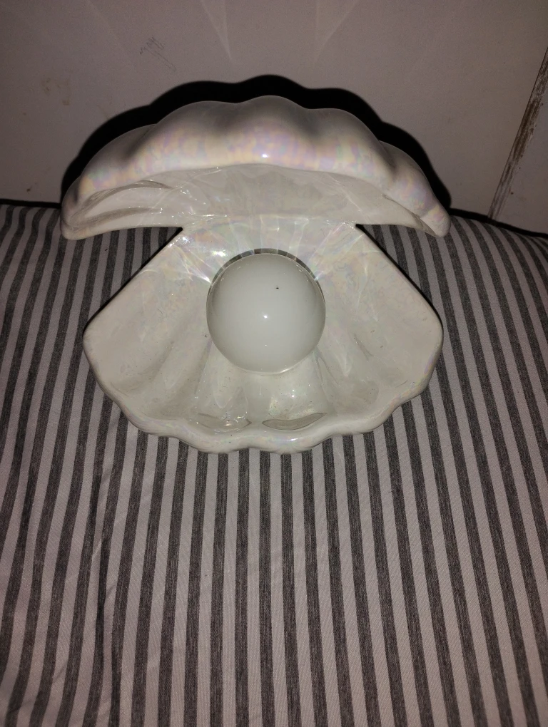 Vintage Pearl Clam Shell Lamp - photo 2