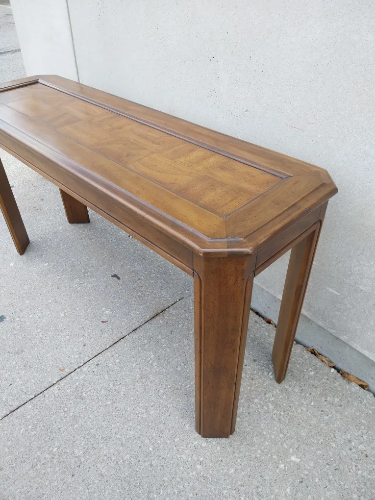 Traditional Wooden Console Table image indicator(4)