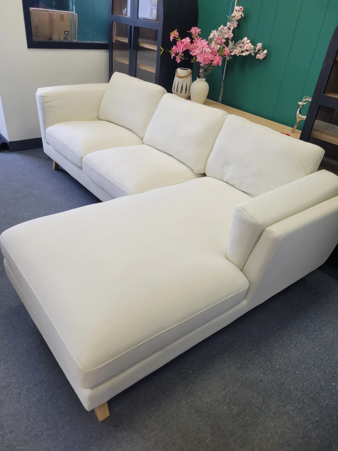 White Sectional Sofa with Chaise Lounge