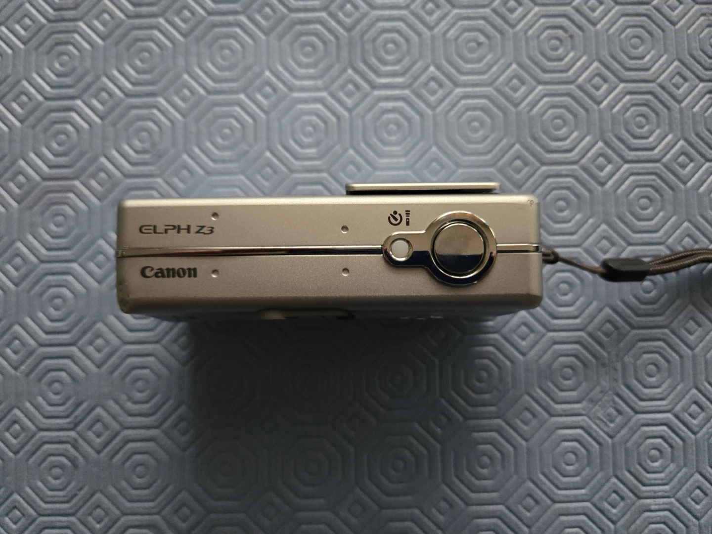 Canon ELPH Z3 Camera - photo 3