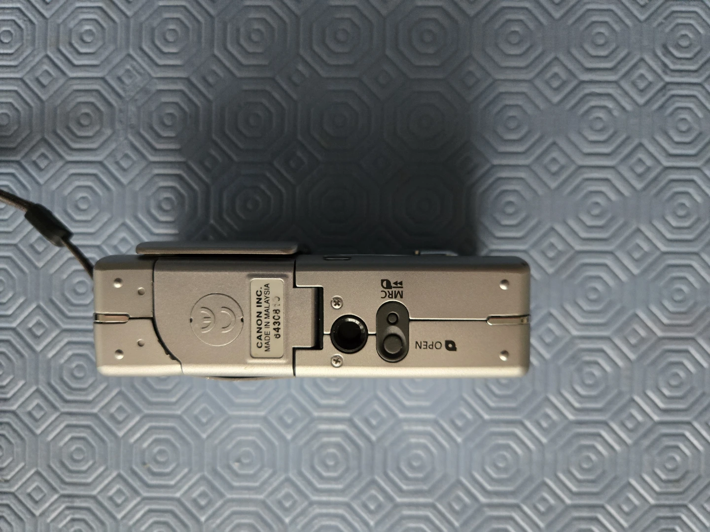 Canon ELPH Z3 Camera - photo 5