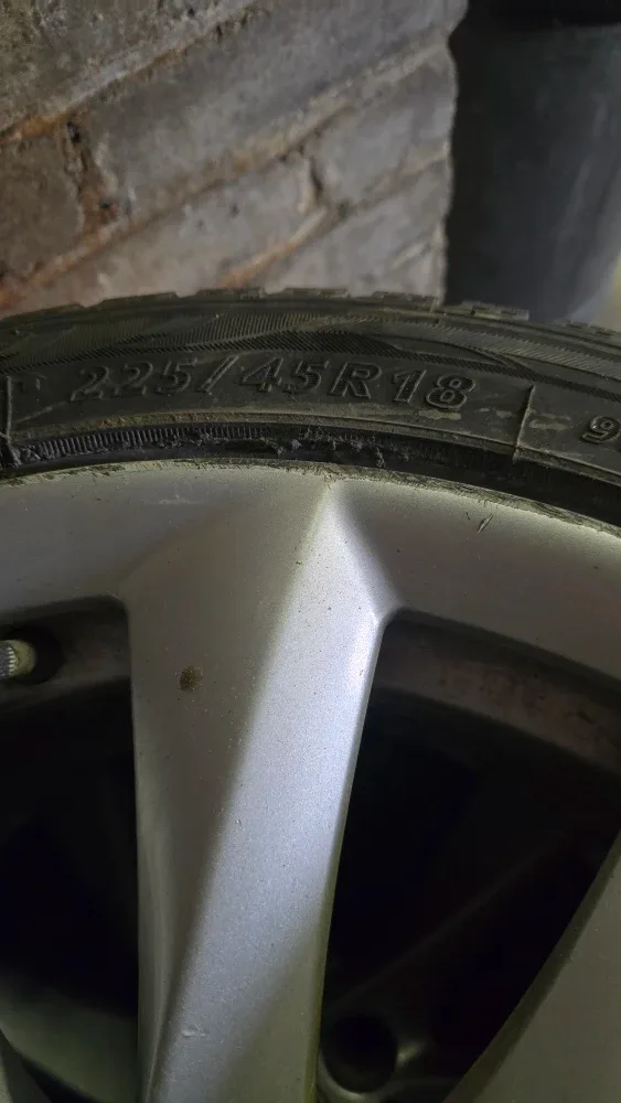 BMW Alloy Wheels & Winter Tires - 225/45R18 image indicator(6)