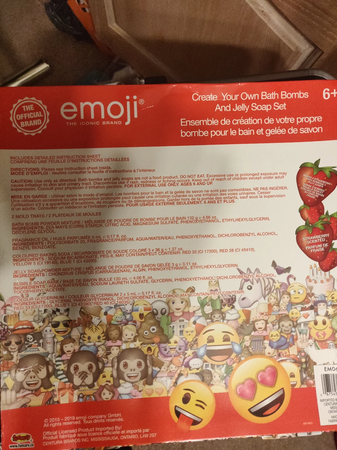 EMOJI BATH BOMBS AND JELLY SOAP DIY - photo 2