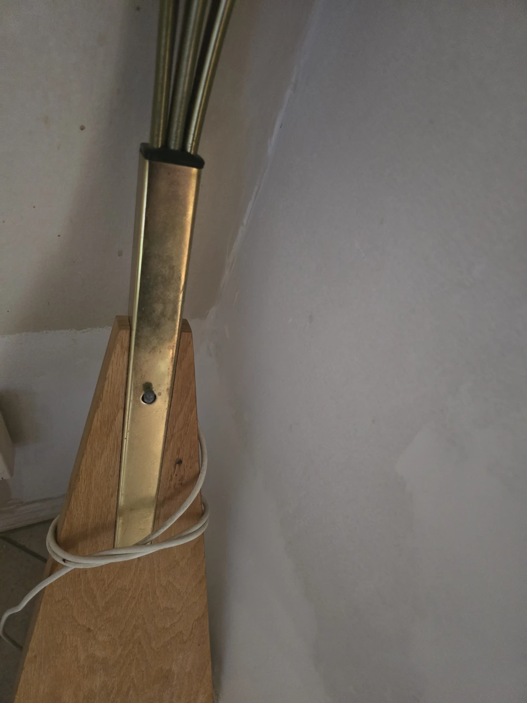 White Tulip Style Floor Lamp - photo 4