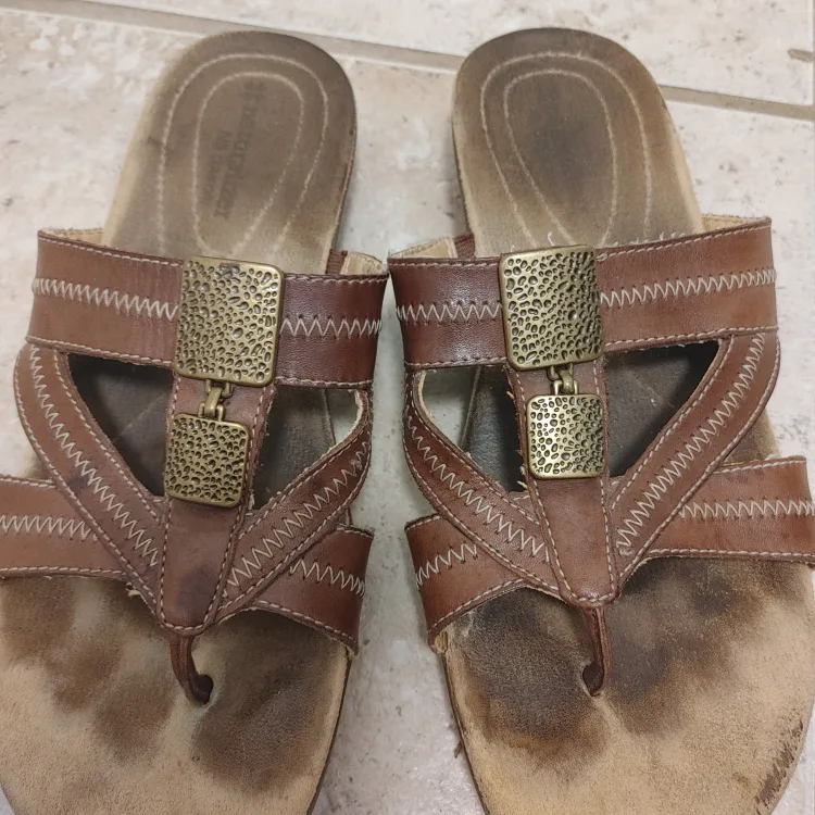 Brown Leather Sandals size 9 image indicator(2)