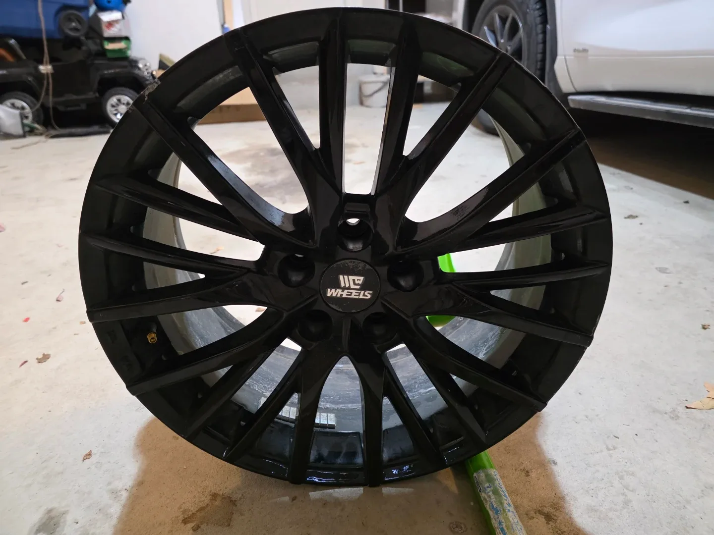 WC Wheels 18x8.0 Black Alloy Rim image indicator(3)