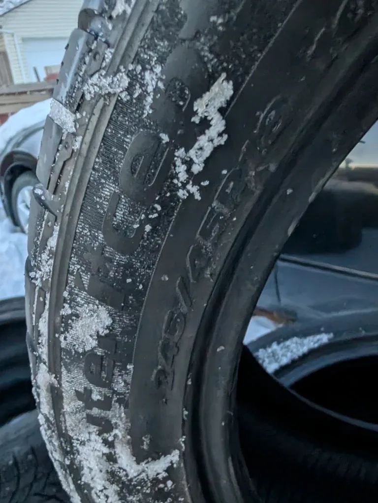 Set of 4 like new Hankook wintercept  245/45r18 image indicator(3)