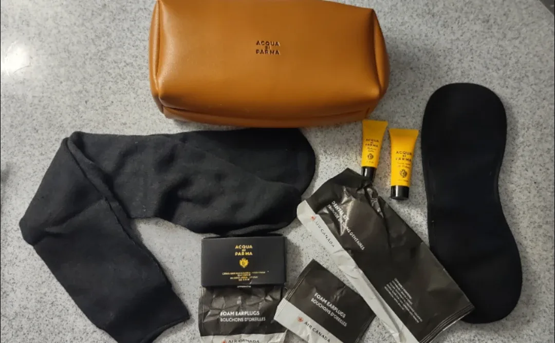 (NEW) Air Canada. Acqua di Parma Travel Kit - #Cleanout