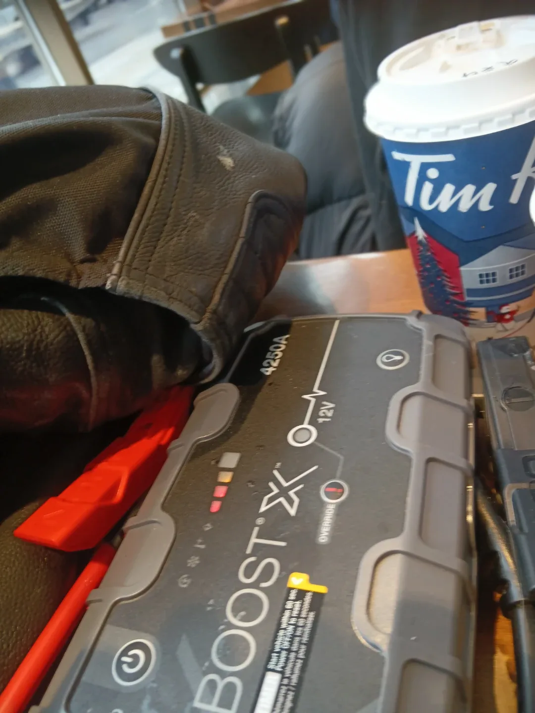 NOCO Boost X GBX155 Jump Starter image indicator(3)