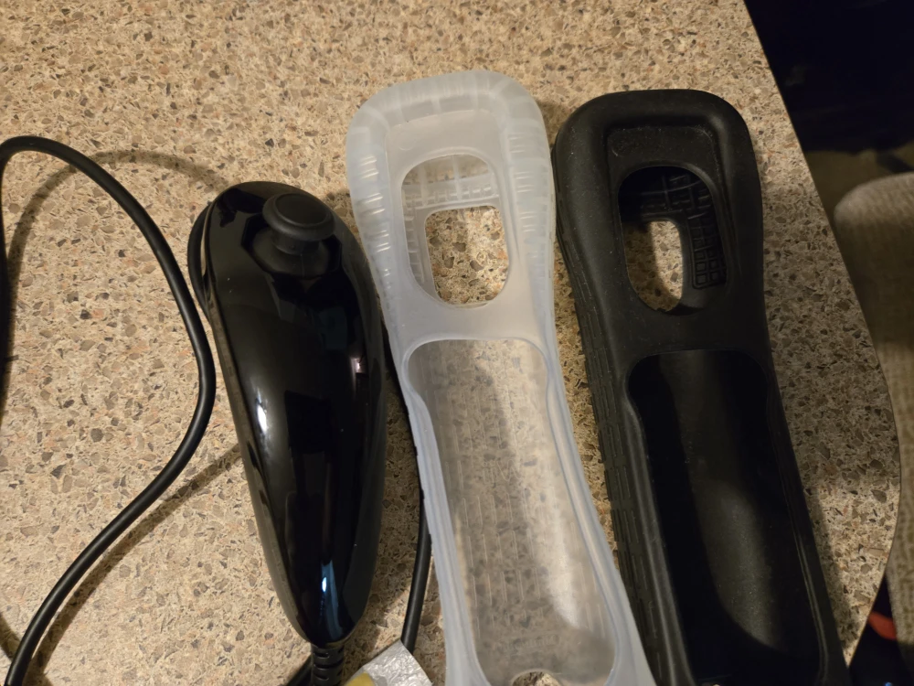 Nintendo Wii Nunchuk Controller & Wiimote Grips