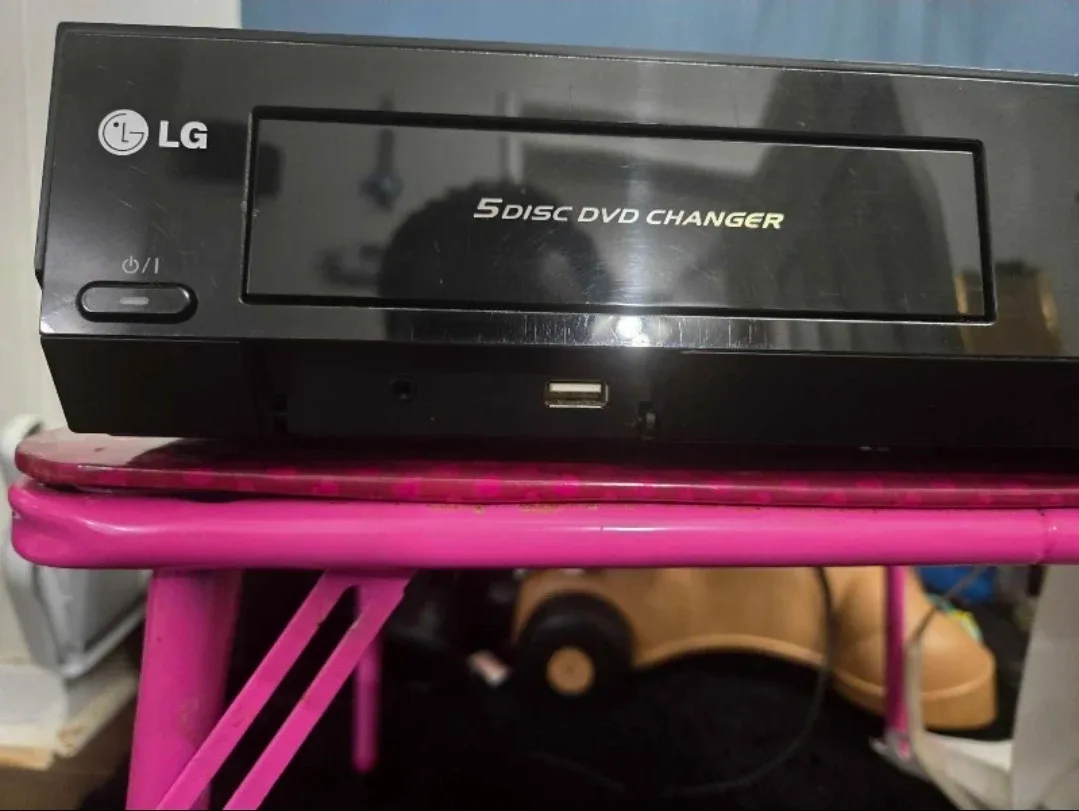 LG 5 Discs DVD Receiver image indicator(2)