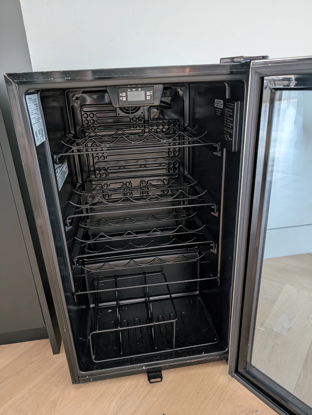 GE Appliances GWS04HAEDSS Refrigerator - photo 2