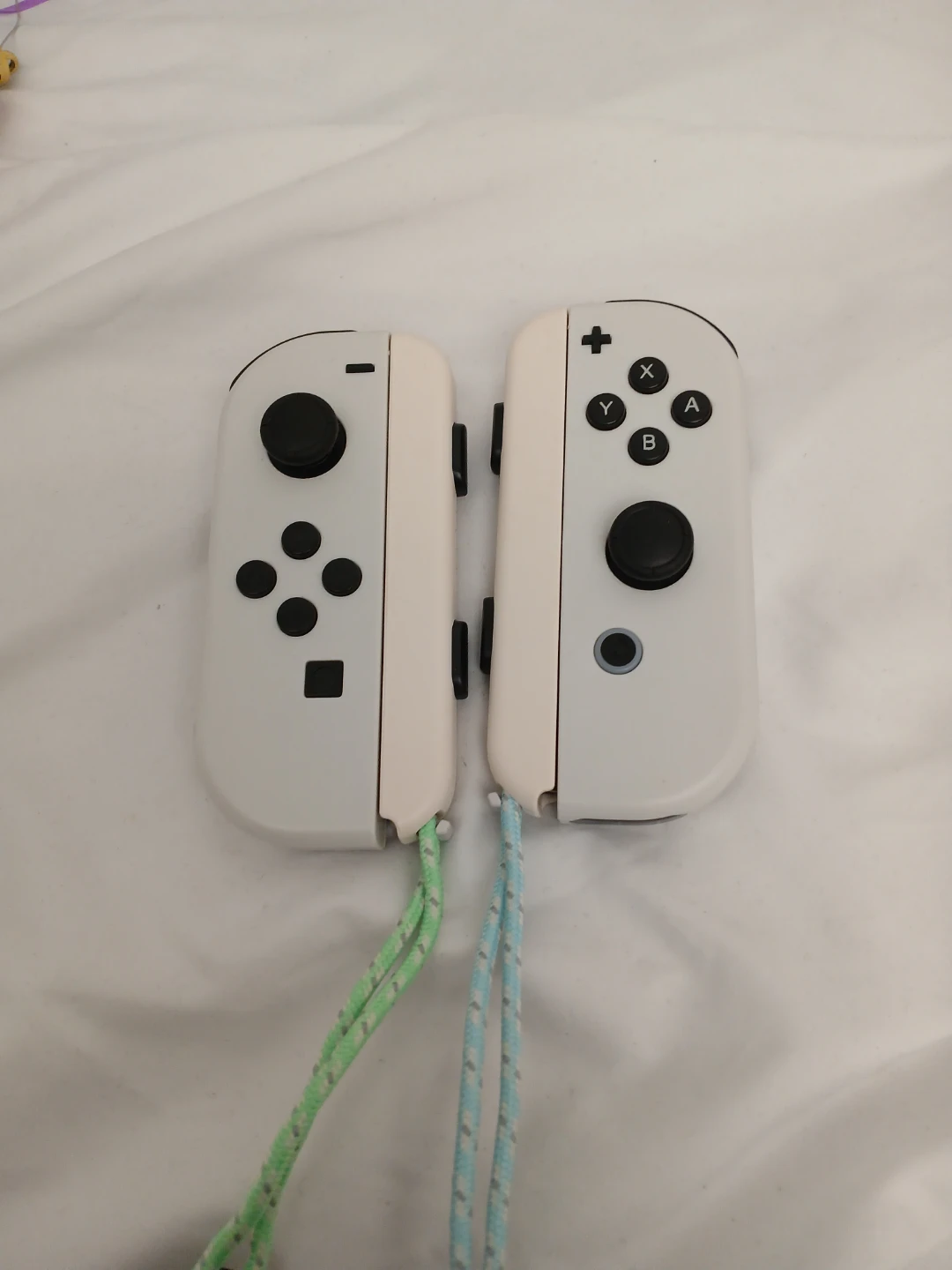 Nintendo Switch OLED White Joy-Cons Controllers with Wrist Bands - photo 2