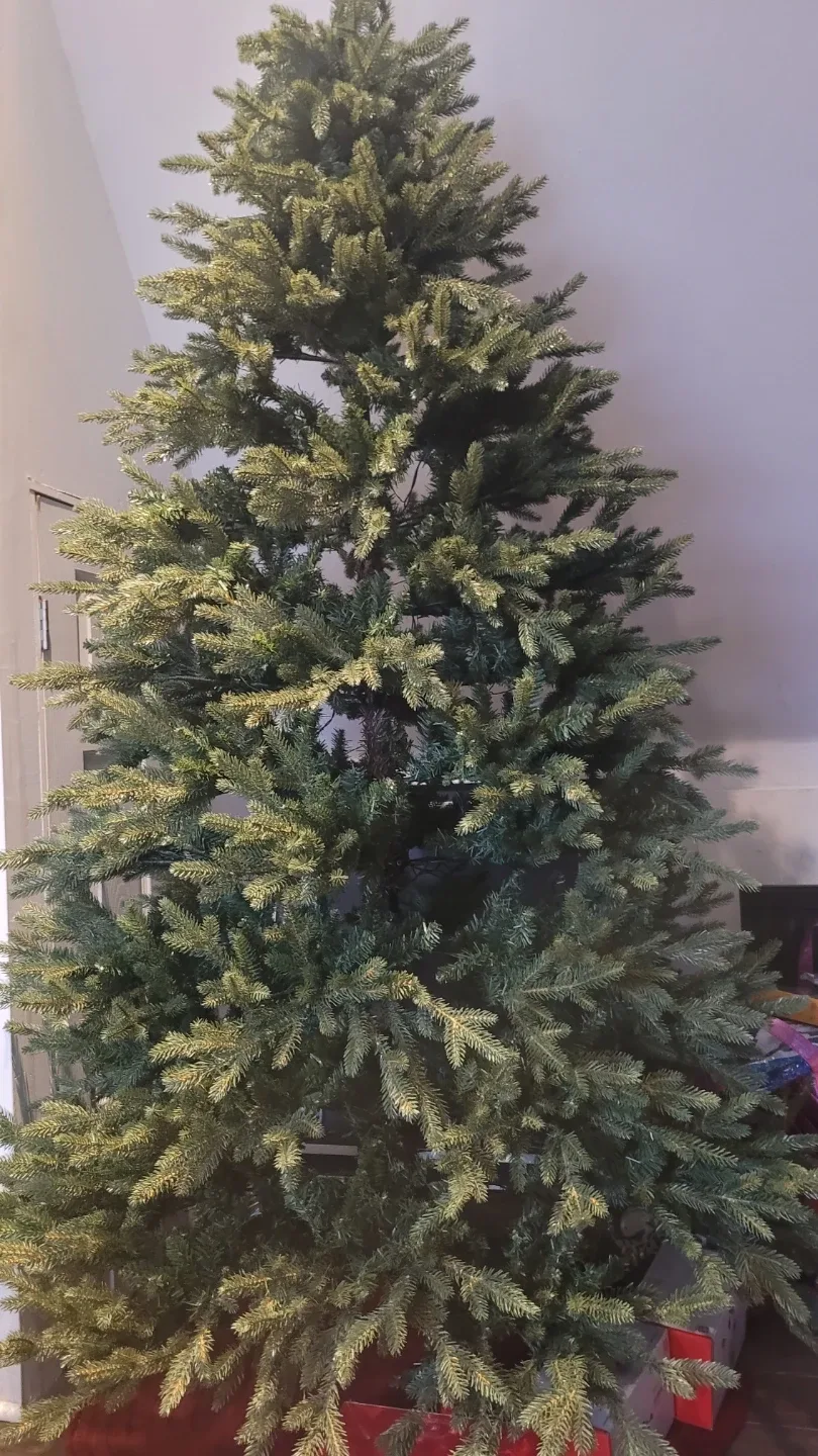 7.5ft Artificial Christmas Tree image indicator(2)