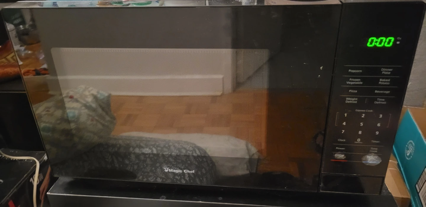 Magic Chef Microwave [Delivery Available]