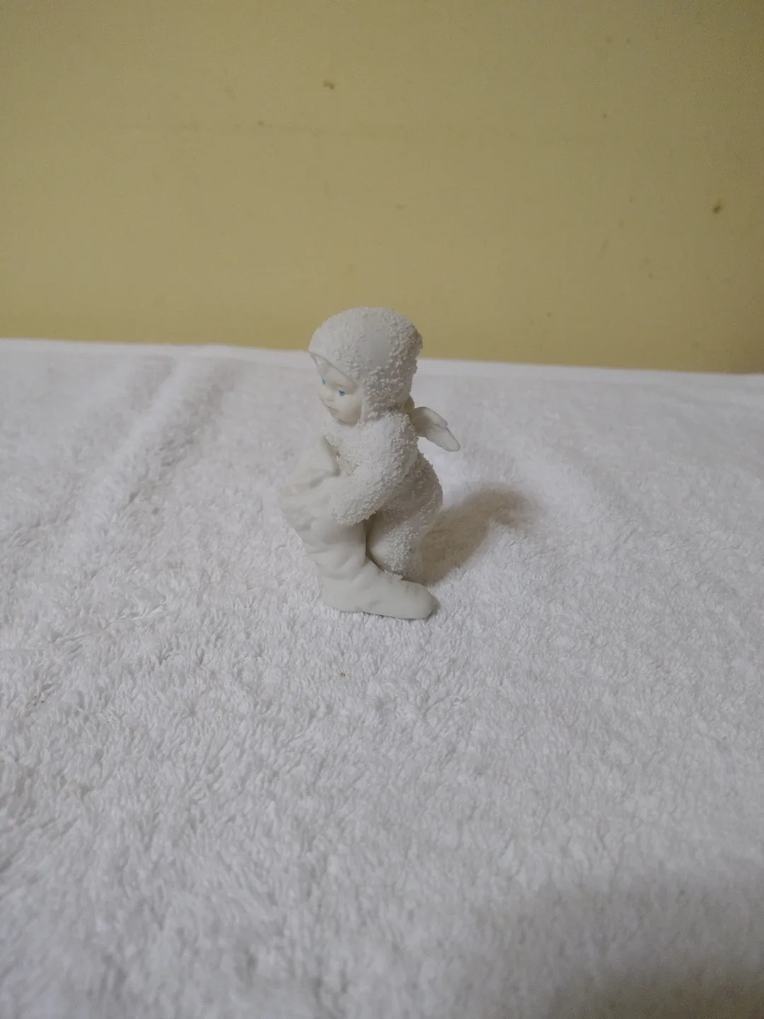 Department 56 Snowbabies "Special Delivery" Figurine image indicator(2)