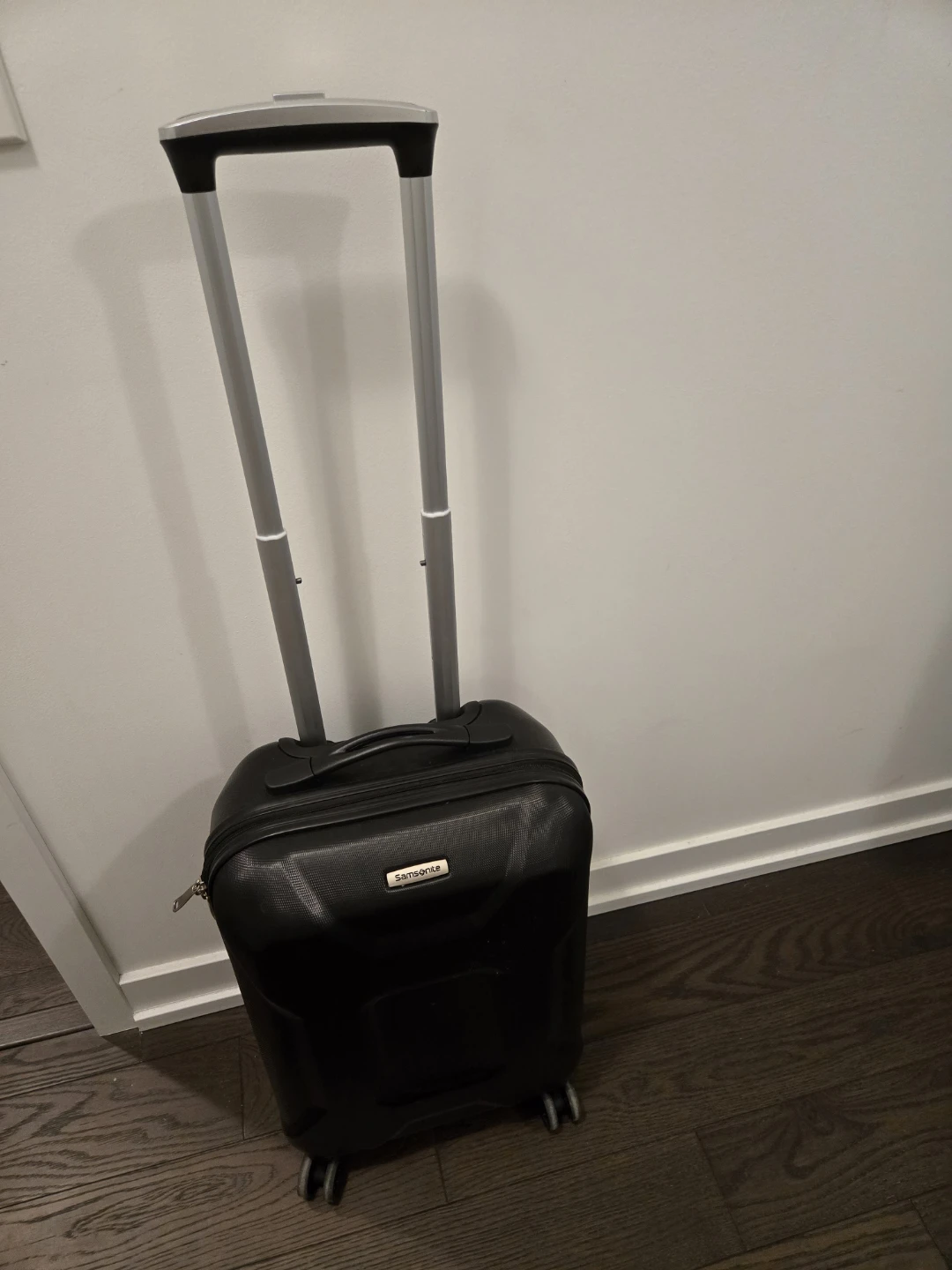 Samsonite Black Carry-on Suitcase - photo 2