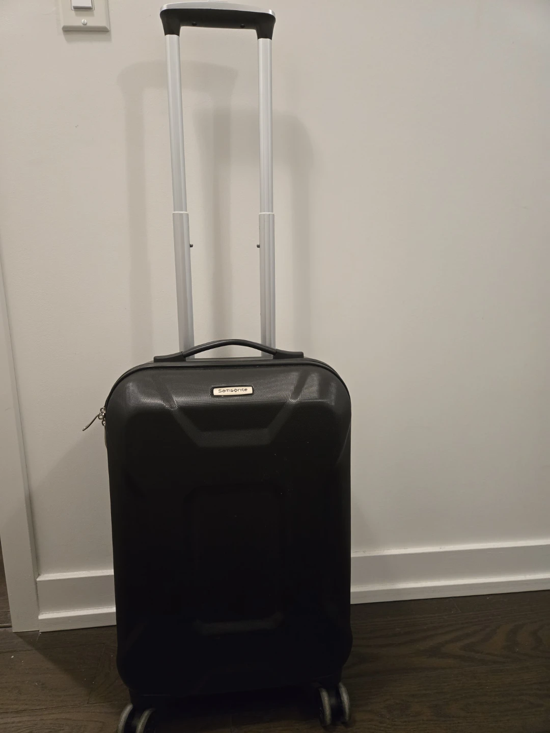 Samsonite Black Carry-on Suitcase - photo 3